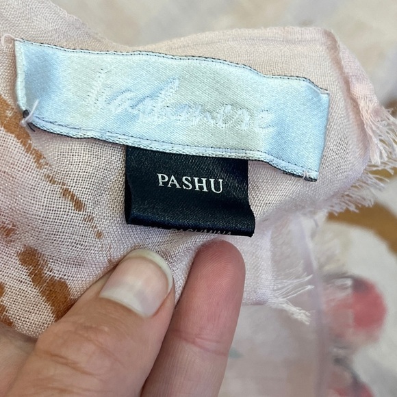 Kashmere Pashu Pashmina & Silk Painted Scarf - Picture 4 of 5